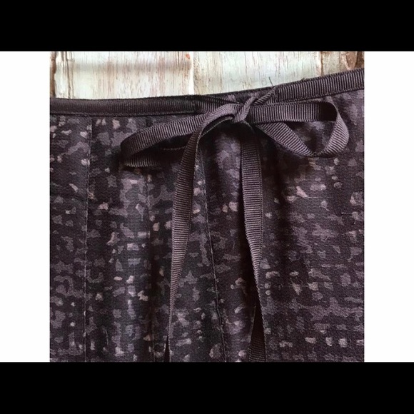 100% Silk Ann Taylor Circle Skirt 🌷 - Picture 8 of 8